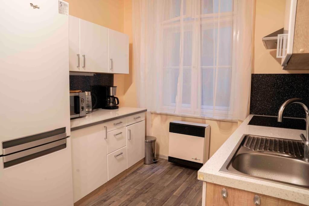 Cozy Flat By Wenceslas Square! 프라하 외부 사진